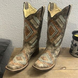 Size 9 women’s corral boots. Square toe